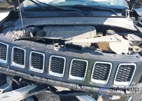 2021 Jeep Compass Latitude 4X4 z USA, uszkodzony, nr VIN 3C4NJDBBXMT584084